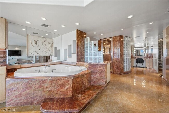 Building Photo - 3111 Bel Air Dr