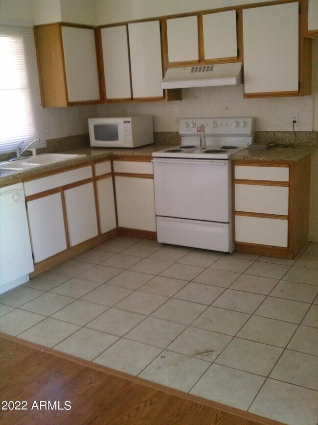 Building Photo - 4701 N 26th Ln