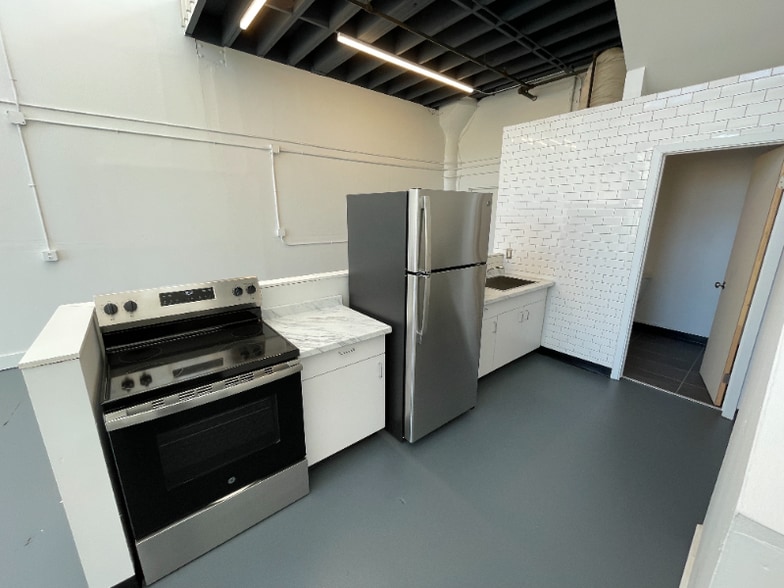 Building Photo - 6221 Hollis St