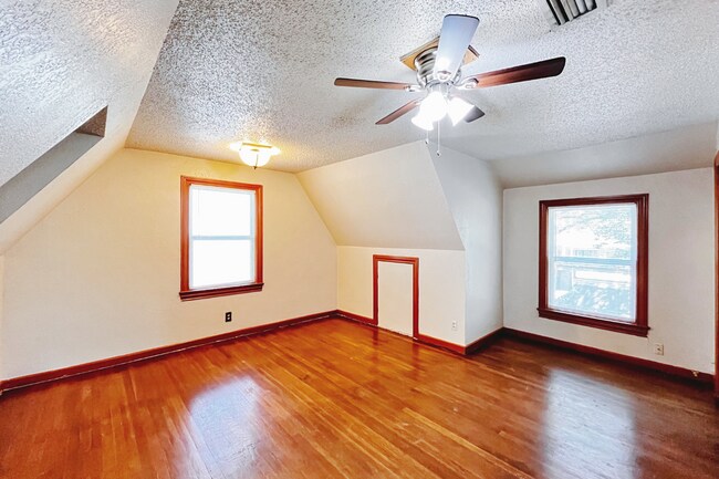 Building Photo - 3002 21st St