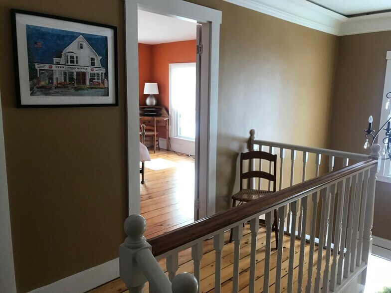 Building Photo - 231 Front St