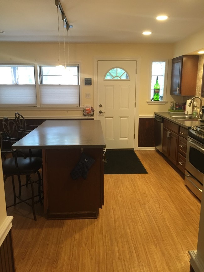 Building Photo - 1521 Bonnie Brae Pl