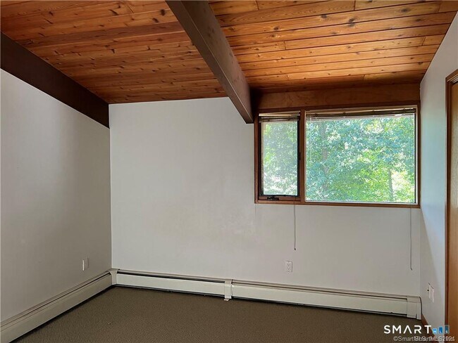 Building Photo - 80 Skyline Dr