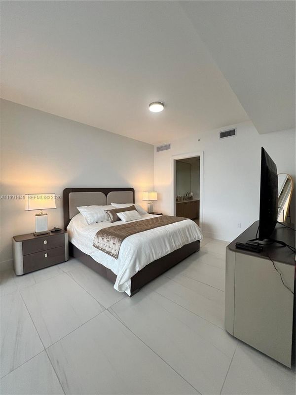 Building Photo - 153 N Seabreeze Blvd