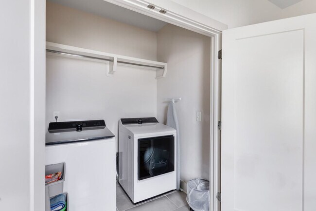 Building Photo - 1114A Wade Ave