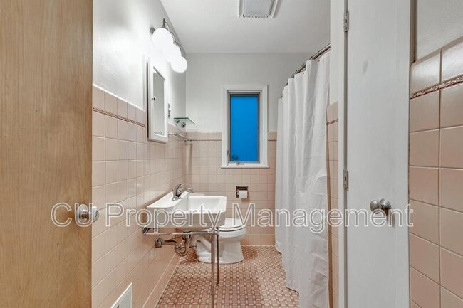 Building Photo - 202 W Indiana Ave