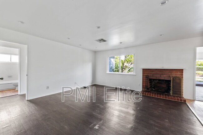 Building Photo - 12660 Lazard St