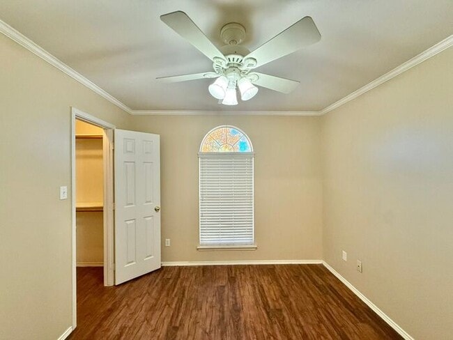 Building Photo - 3 Bedroom, 2 Bathroom Home in Lindale!