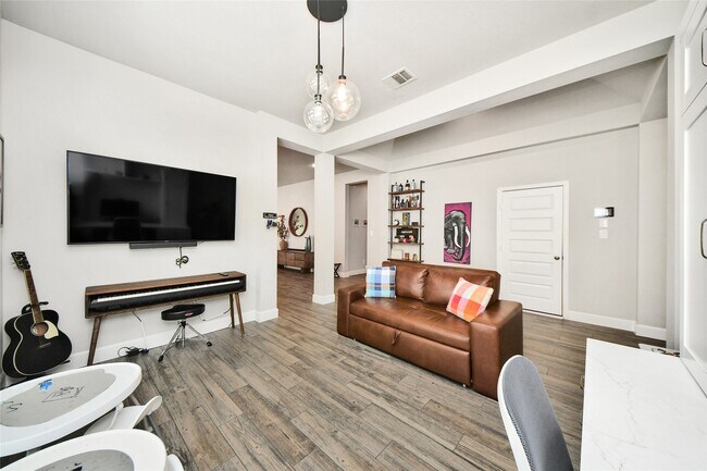 Building Photo - 2206 Forest Trace Ln