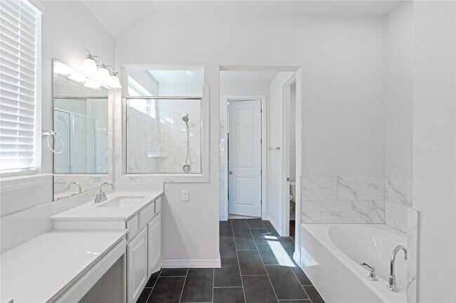 Building Photo - 213 Mira Mesa Dr