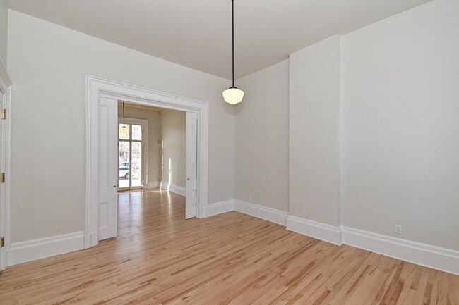 Building Photo - 408 S 3rd St