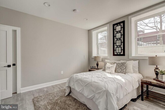 Building Photo - Stunning End-Rowhouse 4/Bedrooms, 4.5 Baths, in Shaw/Truxton Circle – Bathed in Natural Light!