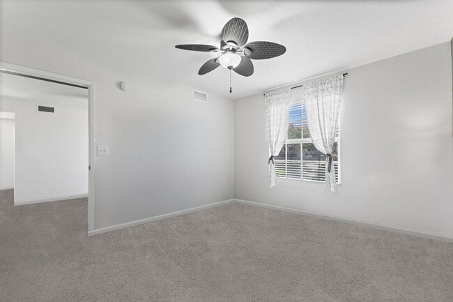 Building Photo - Conveniently located 3 bedrooms 2 bathroom...