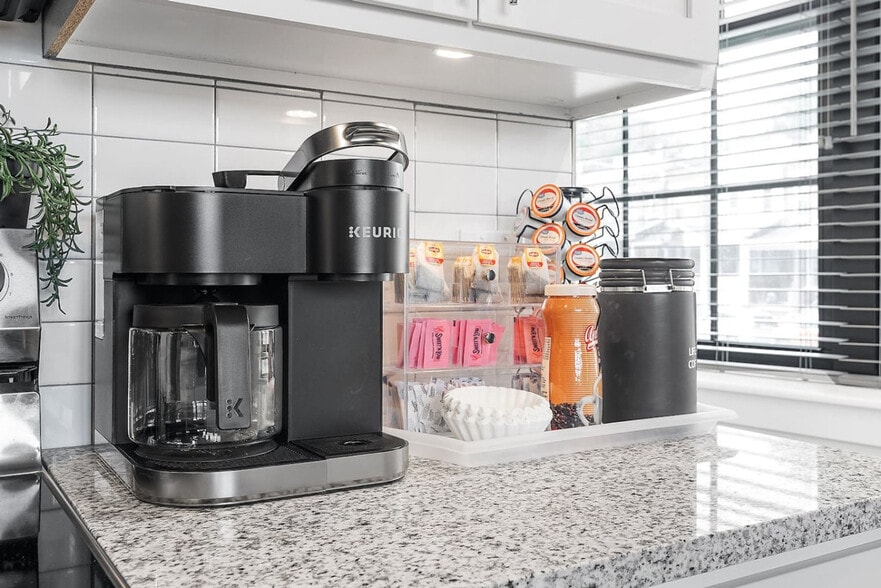 Building Photo - 212 W Roberts Ave