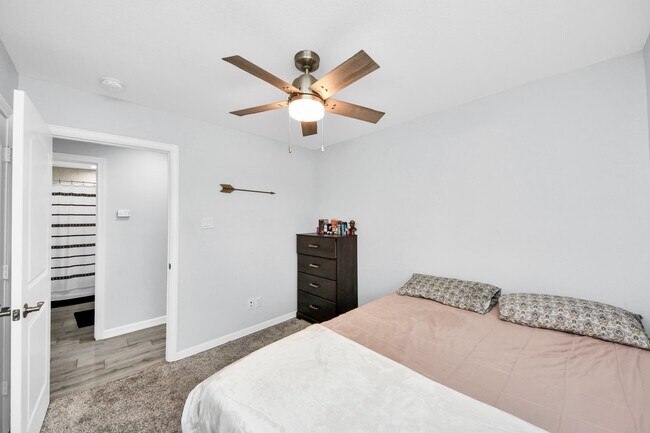 Building Photo - 834 Ellington St