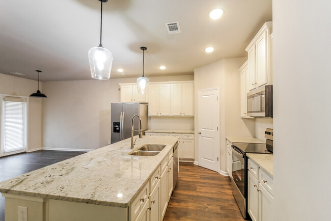Building Photo - Beautiful 3 Bedroom at Emery Place