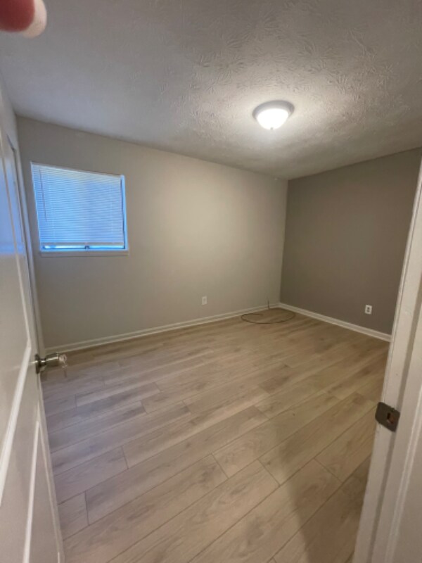 Building Photo - 475 Rustwood Dr