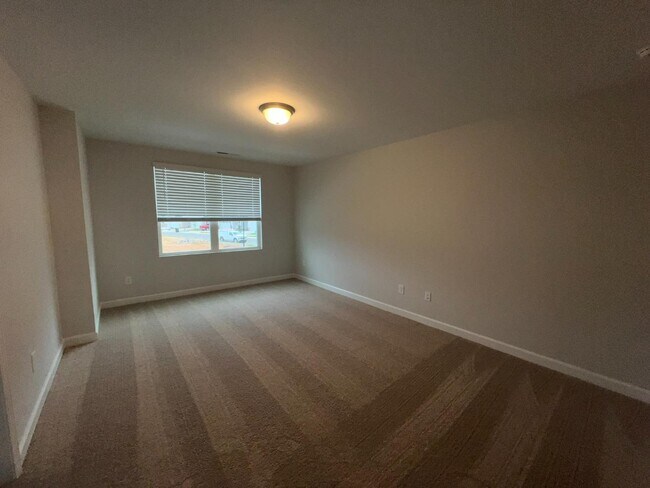 Building Photo - 35 Village Edge Dr