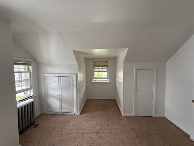 Building Photo - 1655 Edward Ter