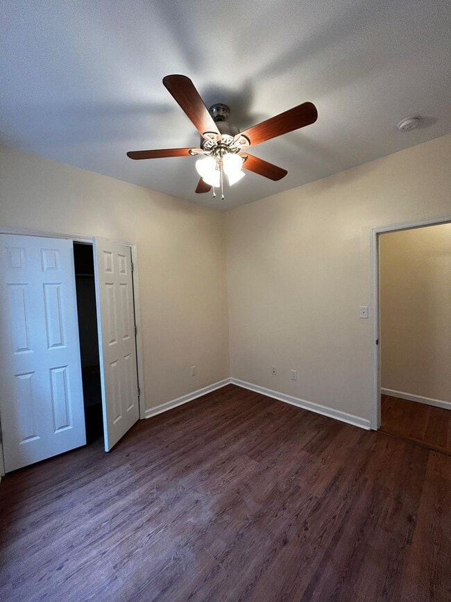 Building Photo - 1326 E Gibson St