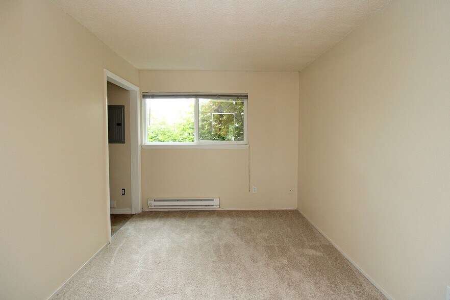Building Photo - 5704 SW Beaverton Hillsdale Hwy