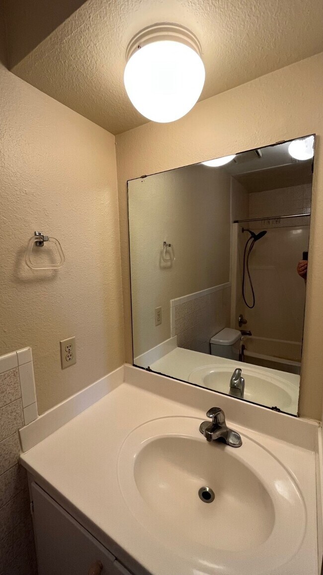 Building Photo - 1523 Avenue O