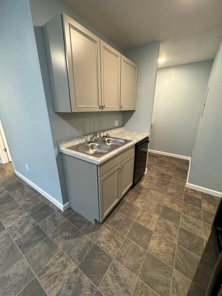 Building Photo - 1838 Phillips Ave