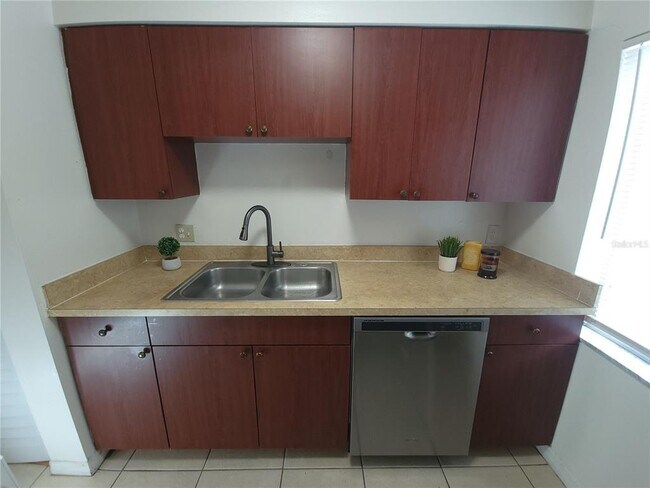Building Photo - 7505 Pitch Pine Cir