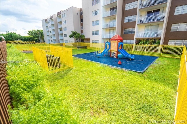 Building Photo - 6930 Miami Gardens Dr