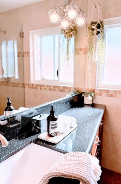 Building Photo - 14275 Mango Dr