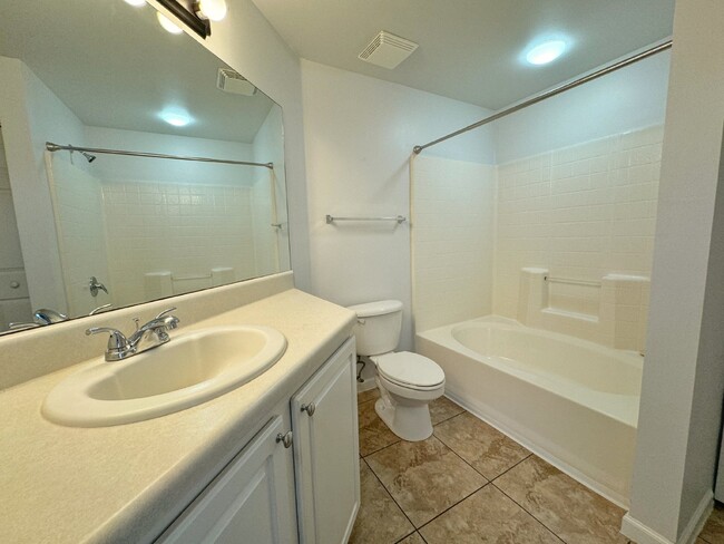 Building Photo - Las Palmas, one-bedroom first floor condo ...