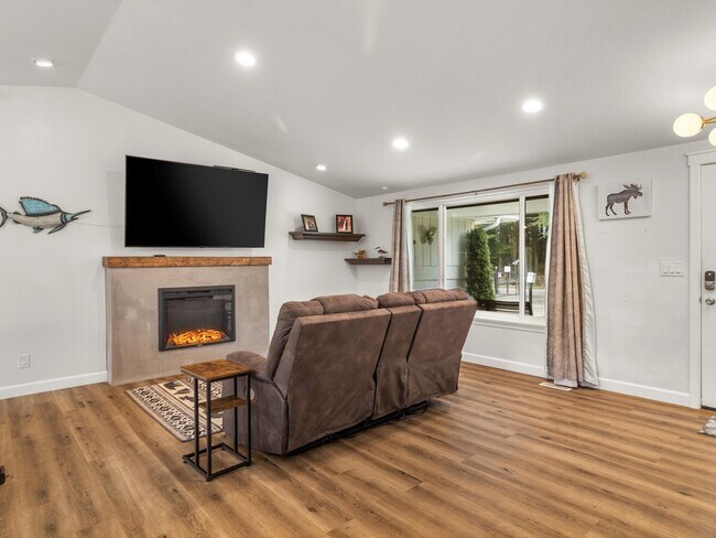 Building Photo - 4205 7th St SW