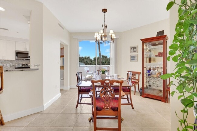 Building Photo - 5051 N Hwy A1A