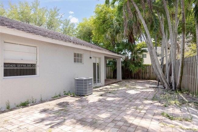 Building Photo - 10121 NW 51st Ln