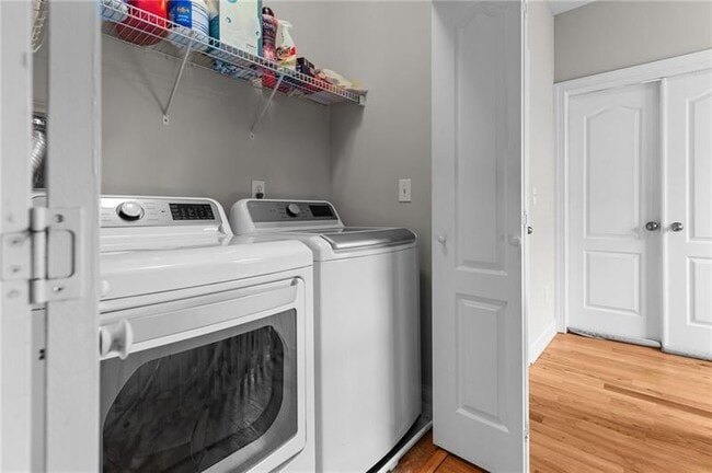 Building Photo - 2744 Blakely Dr NE