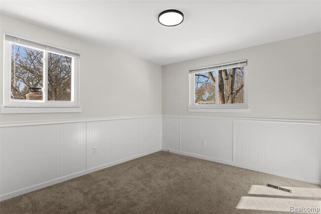 Building Photo - 3715 Ledge Dr