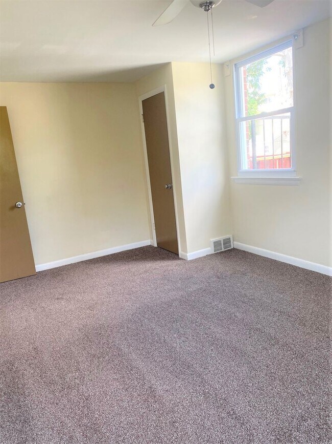 Building Photo - 3401 Berkley Ave