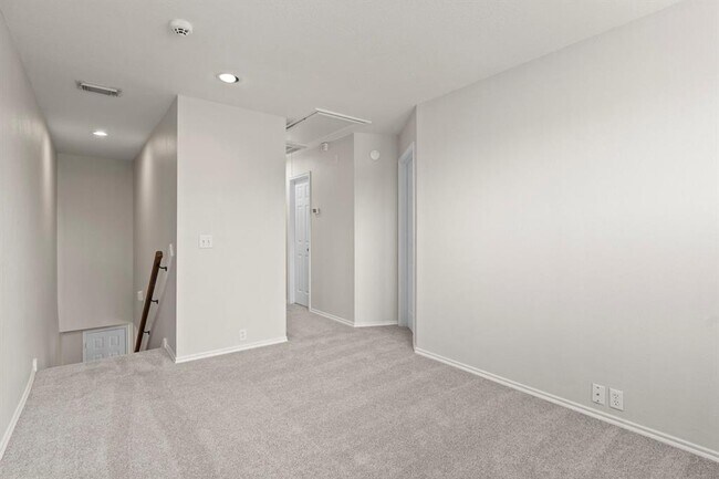 Building Photo - 9735 Coyote Creek Dr