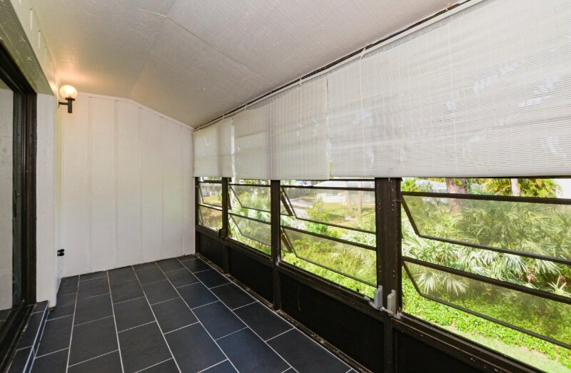 Building Photo - 800 NW Fork Rd