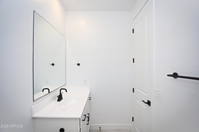 Building Photo - 745 W Sparrow Dr