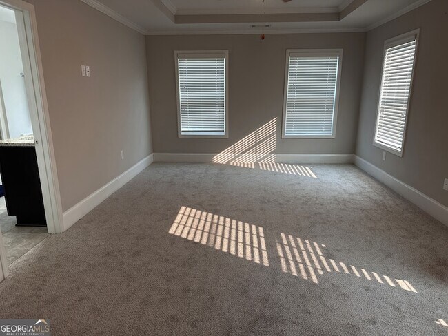 Building Photo - 273 The Blvd