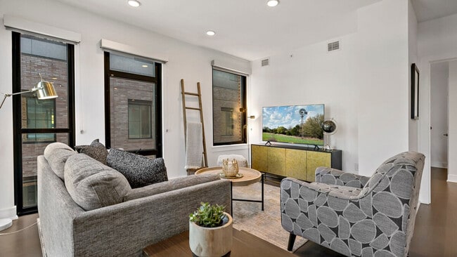 Building Photo - 815 V St NW