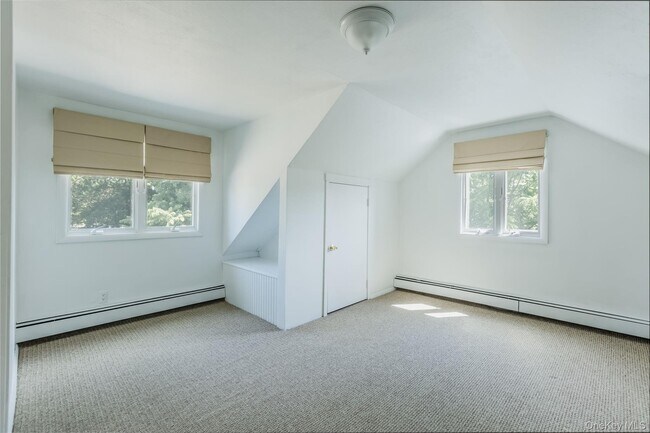 Building Photo - 306 5th Ave
