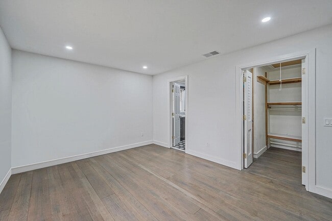 Building Photo - 257 Southlawn Ave