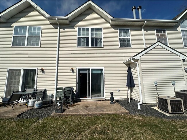 Building Photo - 620 Crab Apple Ln
