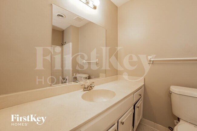 Building Photo - 3381 S Mendenhall Rd