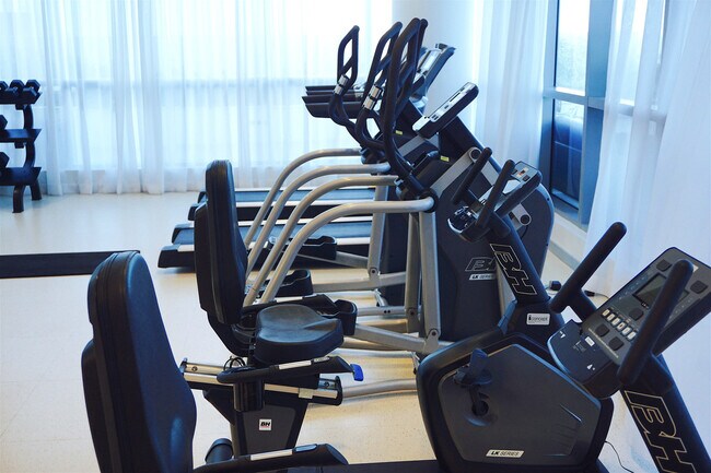 Building Photo - 550 W Peachtree St NW