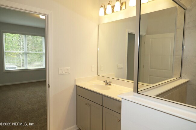 Building Photo - 220 Modesto Dr