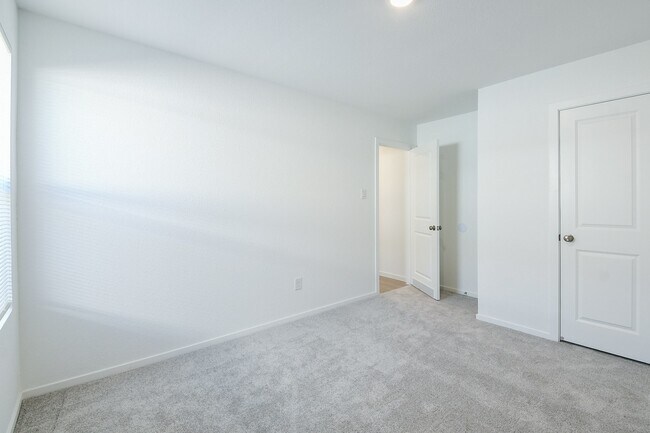 Building Photo - 6847 Flowering Ginger Ln