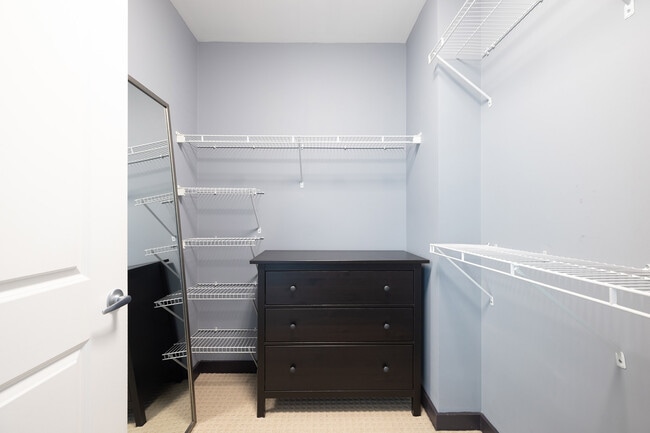 Building Photo - 943 Peachtree St NE